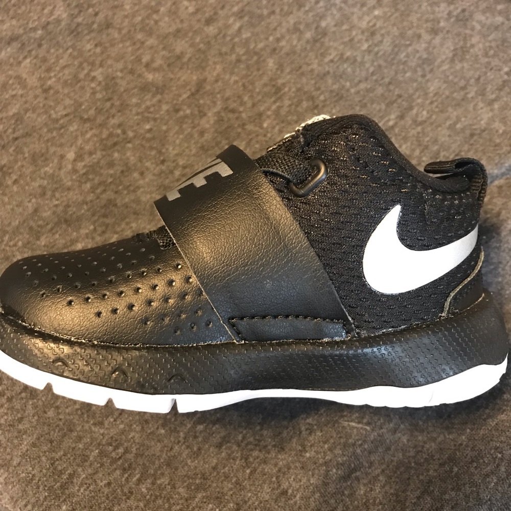 Toddler Nike sneakers